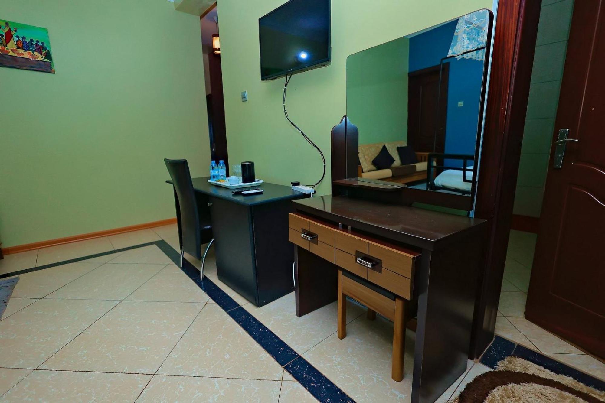 Shine Country Resort Hotel Naziba Ngoại thất bức ảnh