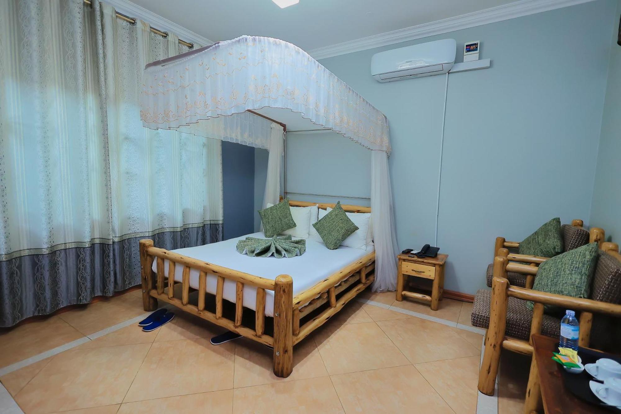Shine Country Resort Hotel Naziba Ngoại thất bức ảnh