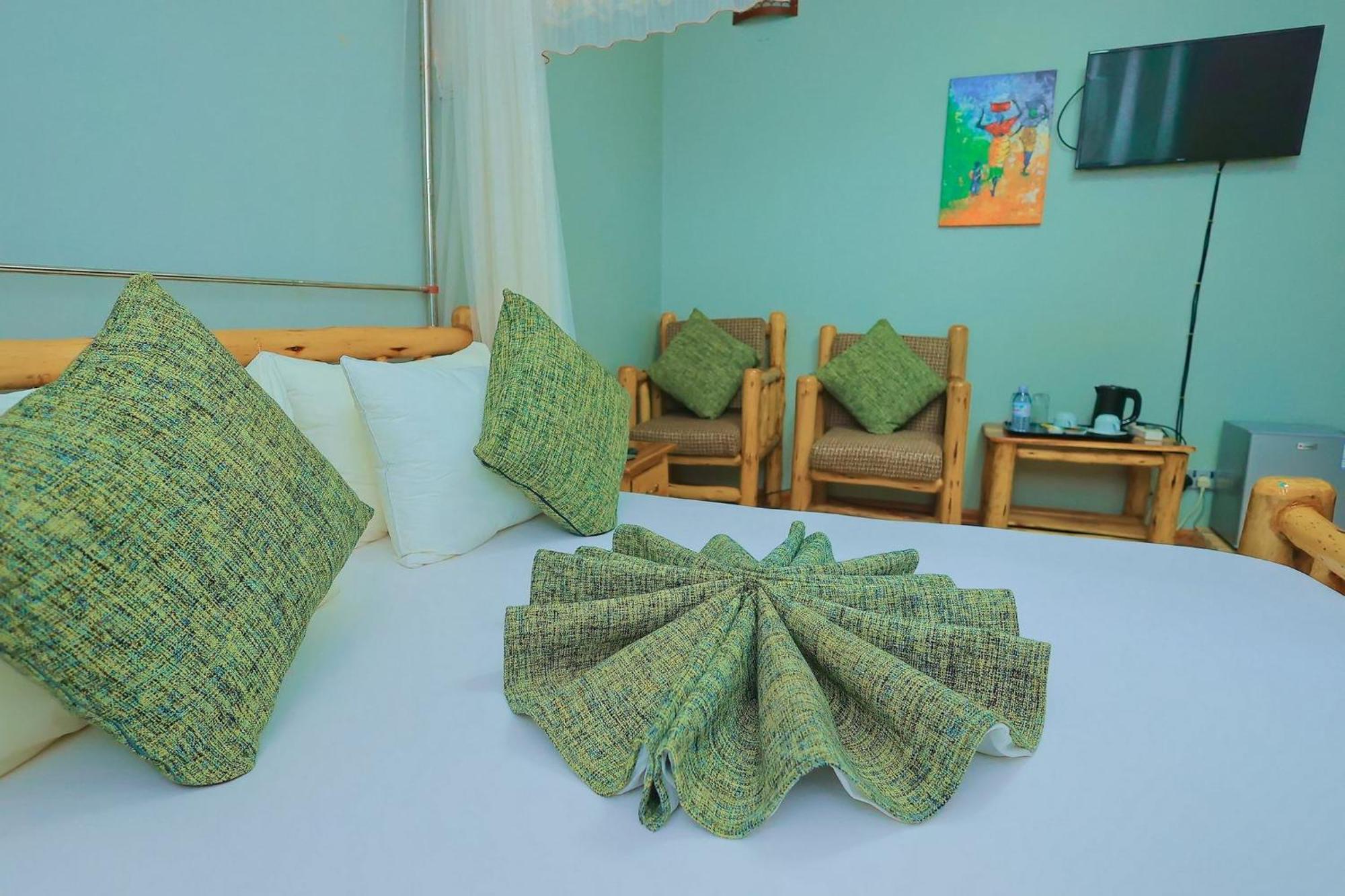 Shine Country Resort Hotel Naziba Ngoại thất bức ảnh